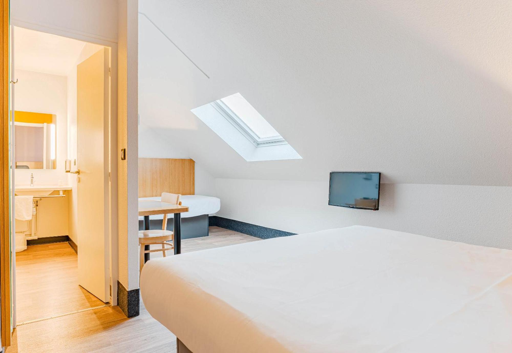 B&B Hotel Poitiers 3 Futuroscope Chasseneuil-du-Poitou Esterno foto